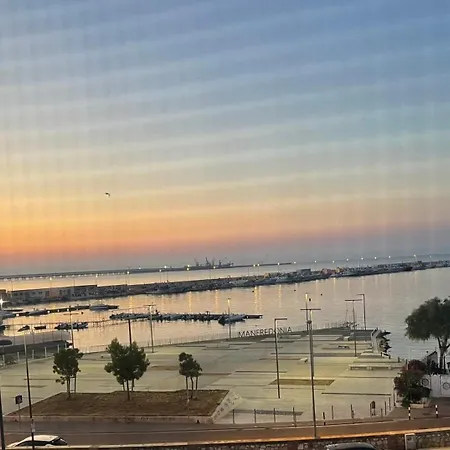 Piazzetta Mercato 10 *