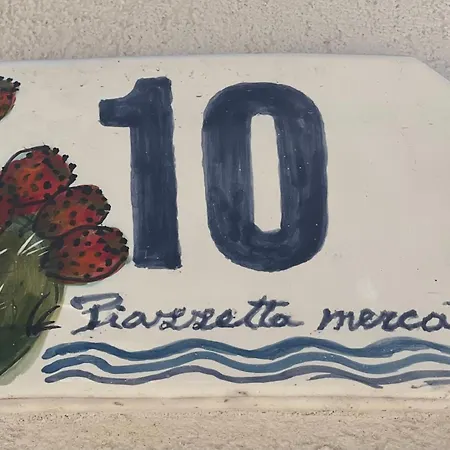 Guest house Piazzetta Mercato 10 *